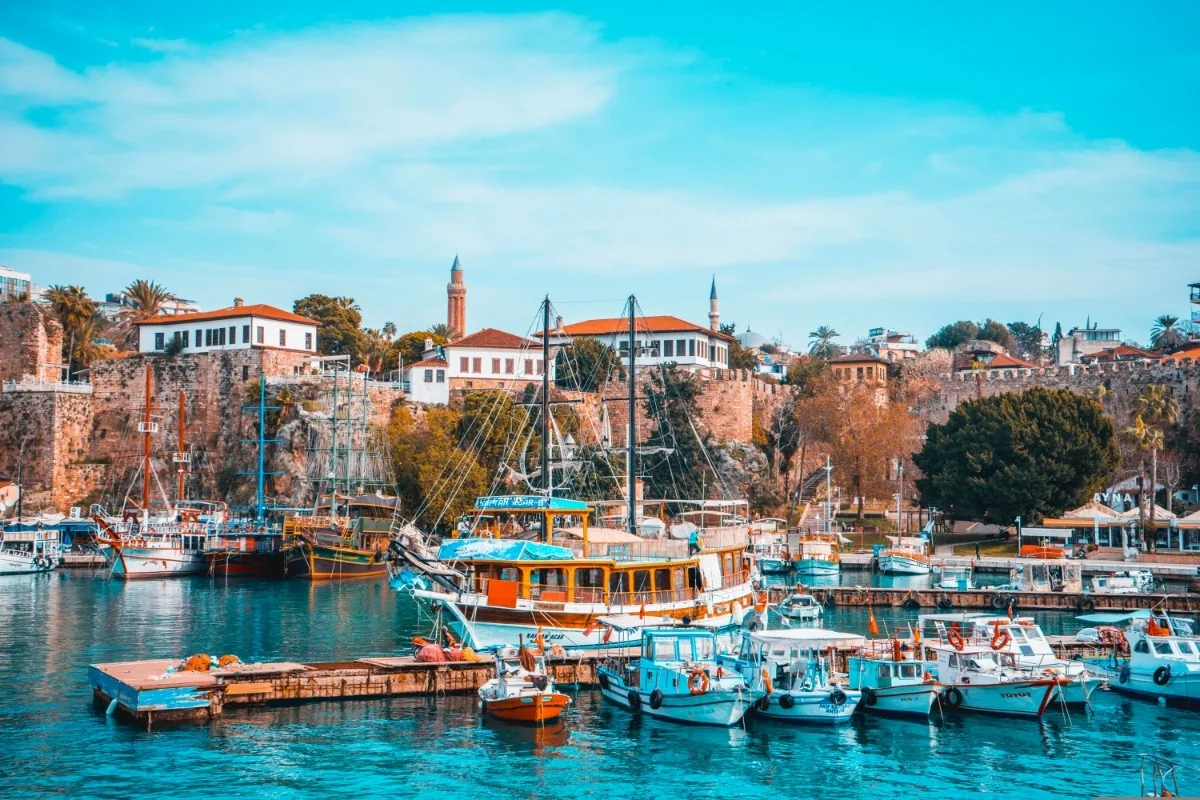 Antalya gezilecek yerler ve uçuş rehberi